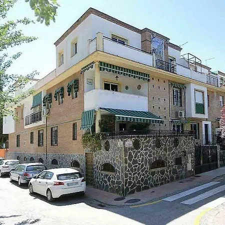 Vivienda Fitness Virgen Angustia גרנדה